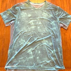 Men’s Lululemon athletic shirt. Worn twice.